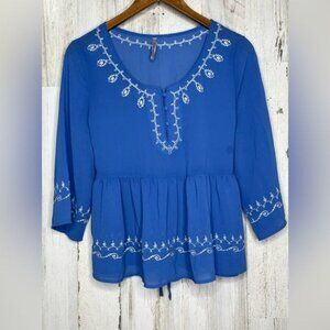 Zinga Girls Bohemian Floral Embroidered Top Blue White Size Large